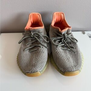 Yeezy size men’s 6 - women 7